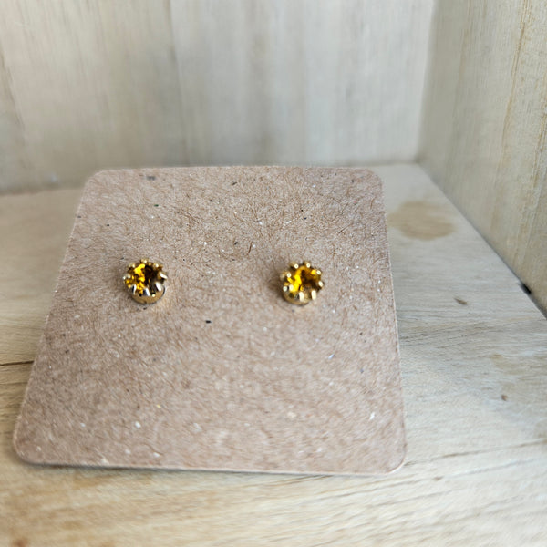 Vintage Amber Colored Gem Stud Earrings