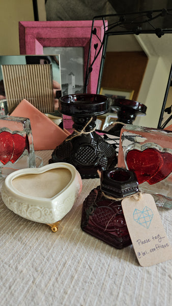 Retro Black Iron Heart Mirror
