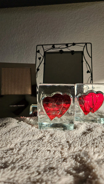 Retro Black Iron Heart Mirror