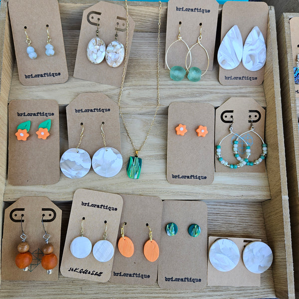 White Marbled Round Studs - 1" (Large)