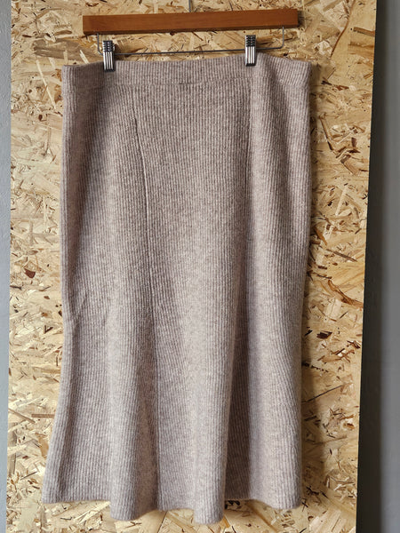 Scoop | Beige Sweater Knit Midi Skirt (XL)