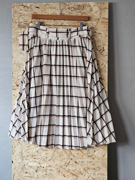 Back side of the skirt