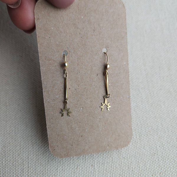 Vintage "Little Bang" Gold Star Dainty Dangle Earrings