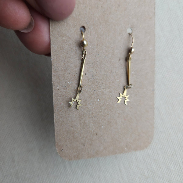 Vintage "Little Bang" Gold Star Dainty Dangle Earrings